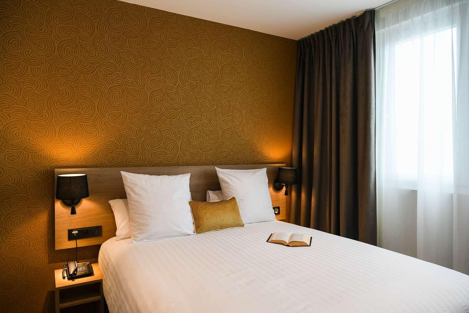 Western Centre Gare Hotel 4*